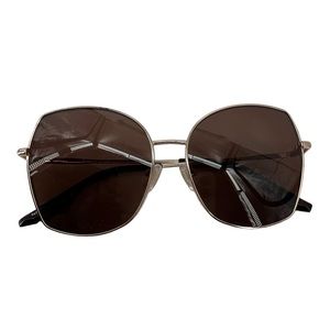 DIFF Sunglasses NEW without Tag Gold Frame Square with slight Cat Eye